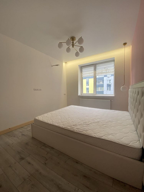 Продам простору двокімнатну квартиру з новим ремонтом. 70 м2 площа Ирпень - изображение 1