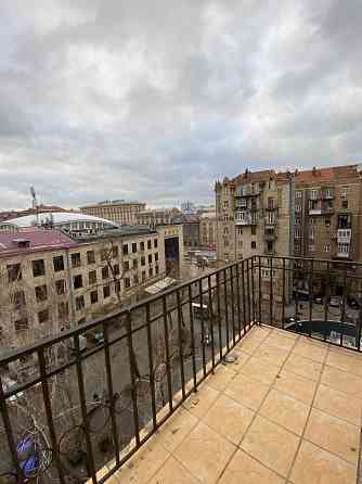 Продам 3 кімн. квартиру, 127 кв.м., сталінка, Пасаж, вул. Хрещатик 15 Киев