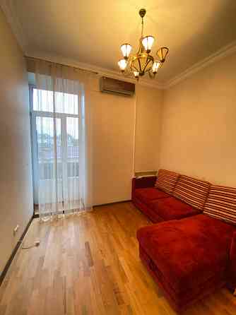 Продам 3 кімн. квартиру, 127 кв.м., сталінка, Пасаж, вул. Хрещатик 15 Киев