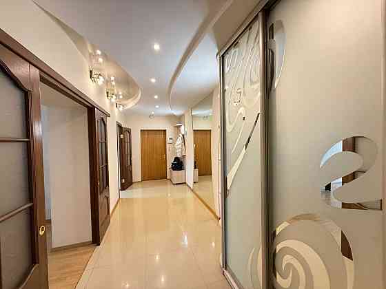 Продаж 3к Квартири 106 м2 вул. Анни Ахматової 31 Позняки БЕЗ КОМІСІЇ Київ