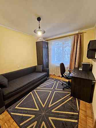 Продається трьохкімнатна квартира по вул. В. Чорновола Івано-Франківськ