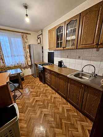 Продається трьохкімнатна квартира по вул. В. Чорновола Івано-Франківськ