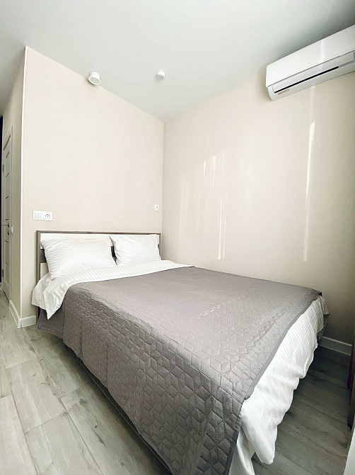 Довгострокова оренда квартири ЖК Лебединий 5 хв м Харківська Київ - зображення 1