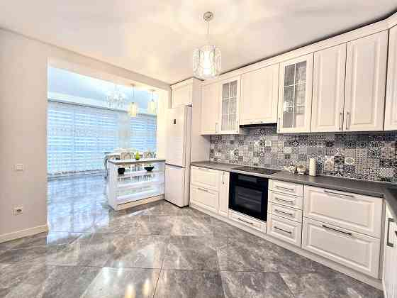 Здається НОВОБУДОВА кухня-студія + спальня вул.МАЗЕПИ в  р-н Кварц. Черновцы