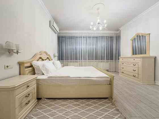 ID 542. River Stone, Дніпровська набережна, 14. Рівер Стоун, Осокорки Киев