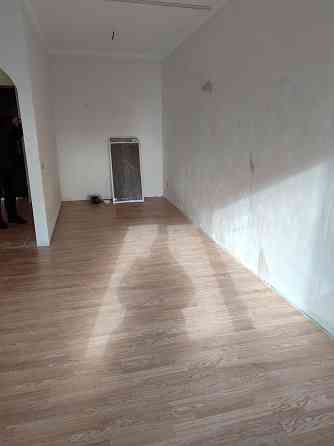Простора 40 м кВ квартира з частковим ремонтом в центрі міста! Ирпень