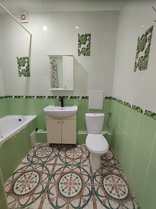 Простора 40 м кВ квартира з частковим ремонтом в центрі міста! Ирпень - изображение 7