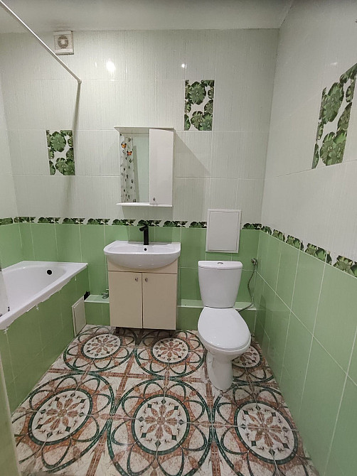 Простора 40 м кВ квартира з частковим ремонтом в центрі міста! Ирпень - изображение 8