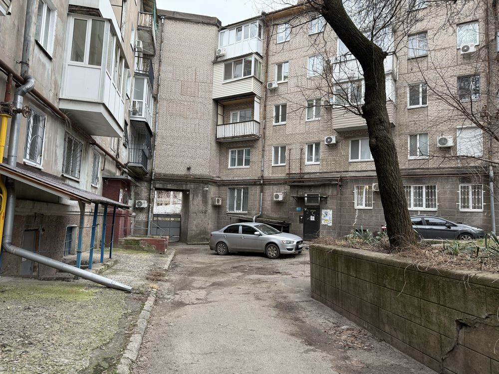 Продам 2-х кімнатну квартиру .Цент,Парк Шевченко,Цунамі,Нагорний базар Дніпро - зображення 1