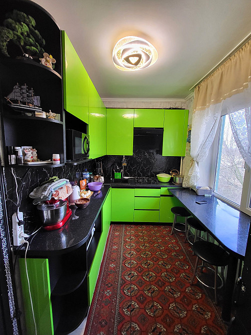 Продам двухкомнатную квартиру с мебелью и техникой. Черёмушки. Кам`янське (Запорізька обл.) - зображення 1