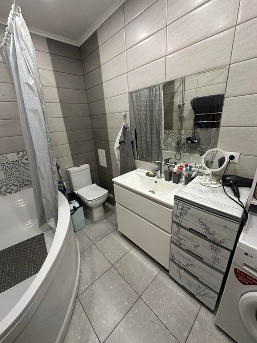 Комфортна, укомплектована 2-х кімнатна квартира серед сосен, ЖК Ягода Гостомель - зображення 4