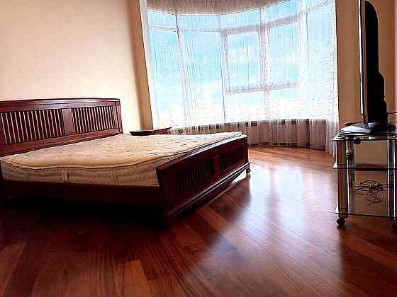 Вид на Лавру!! Оренда однокімнатної квартири на Печерську Київ