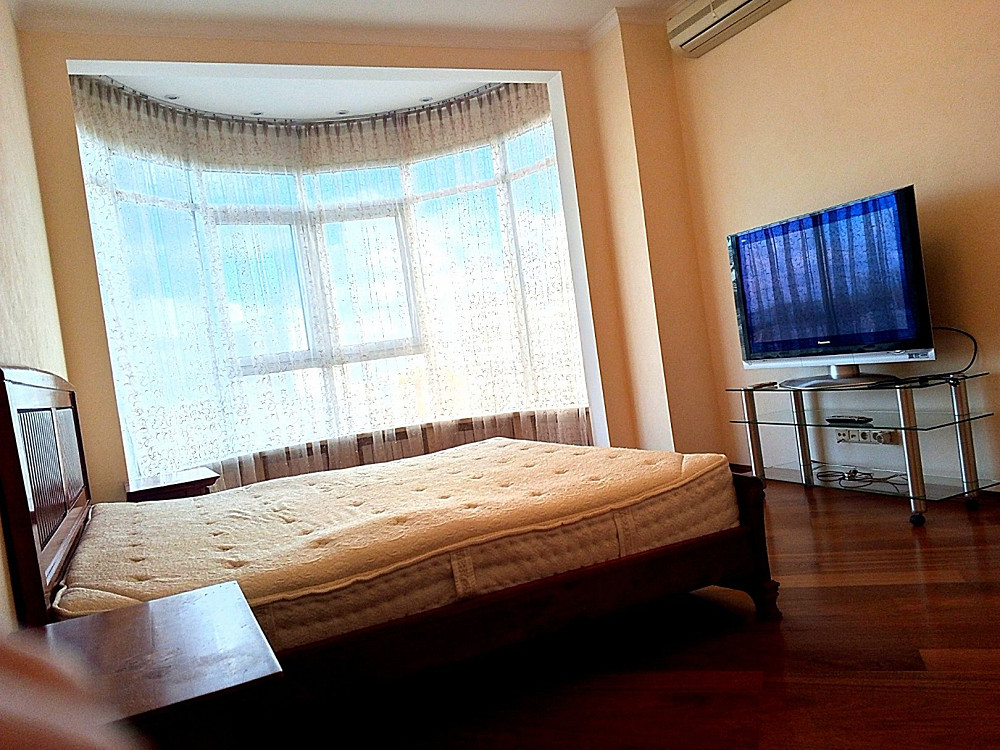 Вид на Лавру!! Оренда однокімнатної квартири на Печерську Київ - зображення 3