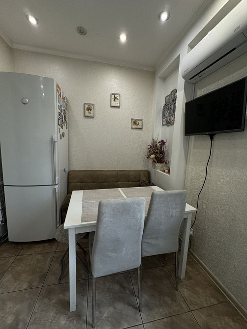 Двокімнатна квартира з ремонтом , МІНІМАЛЬНЕ ОФОРМЛЕННЯ ! Буча - зображення 3