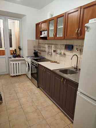 відмінна квартира біля метро Дарниця Киев