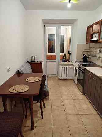 відмінна квартира біля метро Дарниця Киев