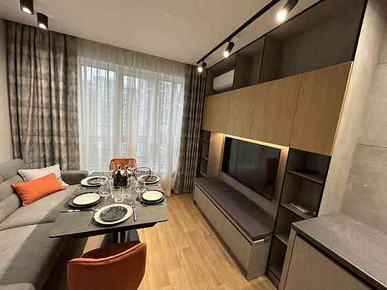 Дизайнерська квартира в центрі міста! Все залишається! Буча