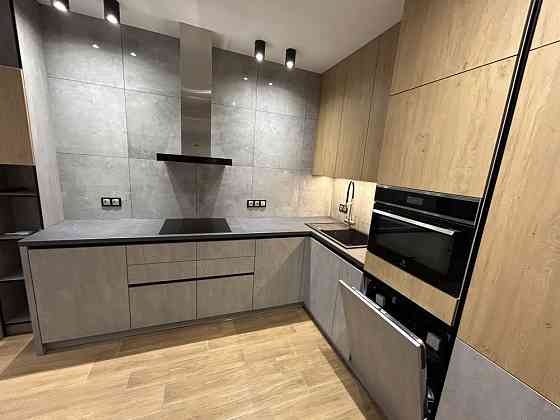 Дизайнерська квартира в центрі міста! Все залишається! Буча