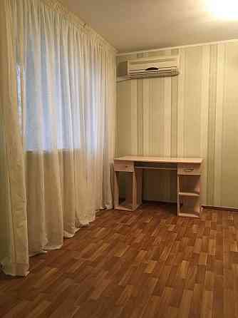 БЕЗ КОМІСІЇ !!! Продаж 1 кімн. квартири на А.Ахматової 5. 60000$ Торг. Киев