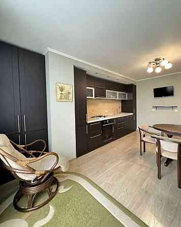 Чудова трьохкімнатна квартира із виглядом на ліс Хмельницкий