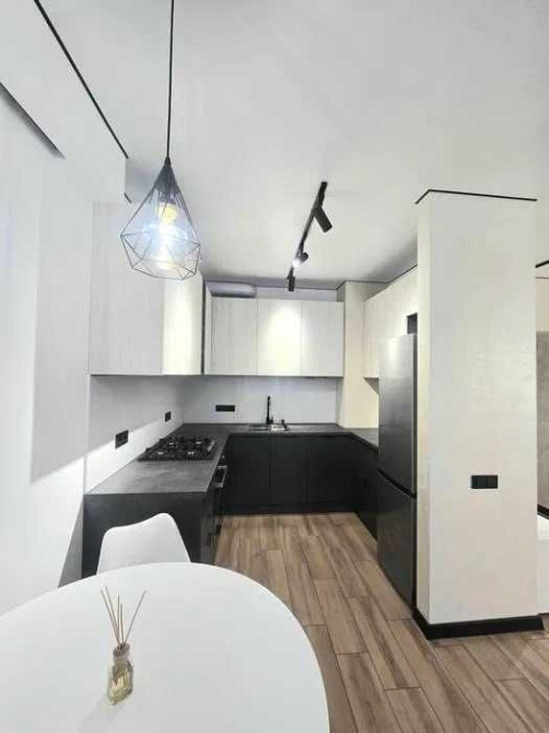 Продаж квартири з дизайнерським ремонтом в Сокільниках. ЖК Глобус Парк Сокольники - изображение 1