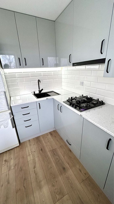 Сучасна 2к квартира в центрі Кам`янець-Подільський - зображення 2