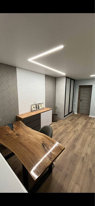 Сучасна 2к квартира в центрі Кам`янець-Подільський - зображення 4