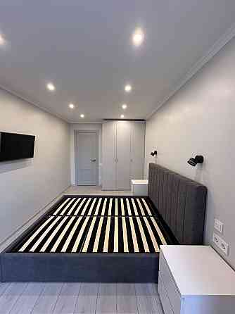 Продам двокімнатну квартиру  з новим ремонтом у Приморському районі. Одесса