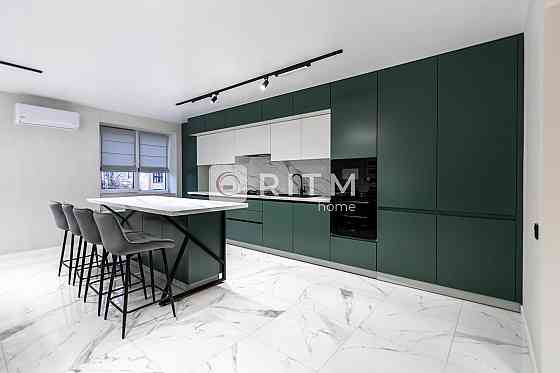 Топова 2 кім + кухня студія, Центр, Дизайнерський Ремонт Івано-Франківськ