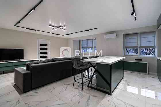 Топова 2 кім + кухня студія, Центр, Дизайнерський Ремонт Івано-Франківськ