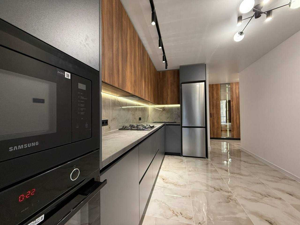 Вигідно! 1-кімнатна квартира з меблями та технікою в центрі міста Ивано-Франковск - изображение 1