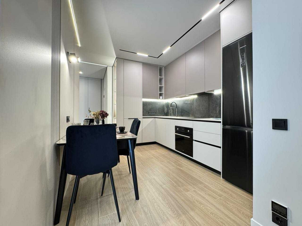 Стильна двокімнатна поруч міського озера у ЖК Manhattan Ивано-Франковск - изображение 8