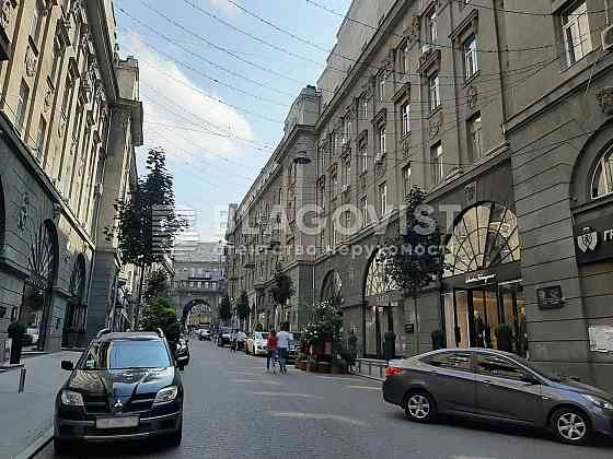 Вул. Хрещатик 15. Продаж 3 кімнатної двосторонньої квартири Киев