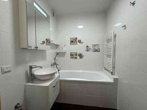 Продається простора 3 кімнатна квартира Ужгород