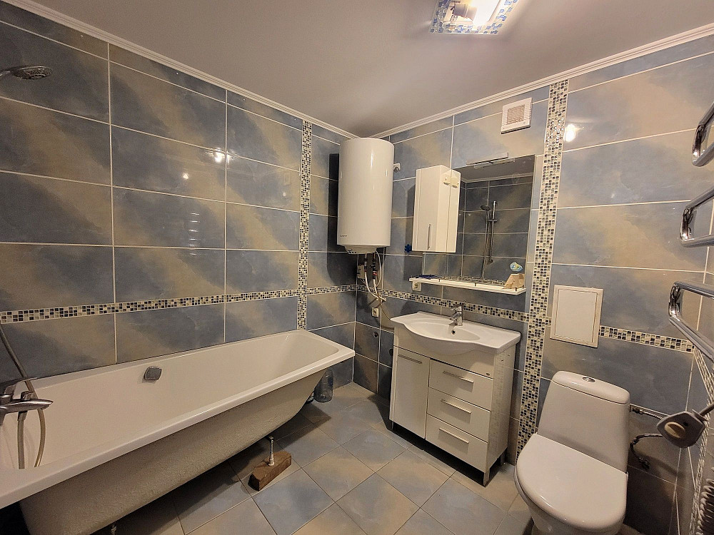 3 комнатная проспект Университетский (Гагарина), 63 район Новинки Кривой Рог - изображение 1