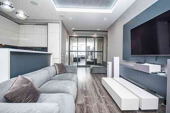 Продам квартиру (66м2)з дизайнерським ремонтом на Коновальця 44а Киев