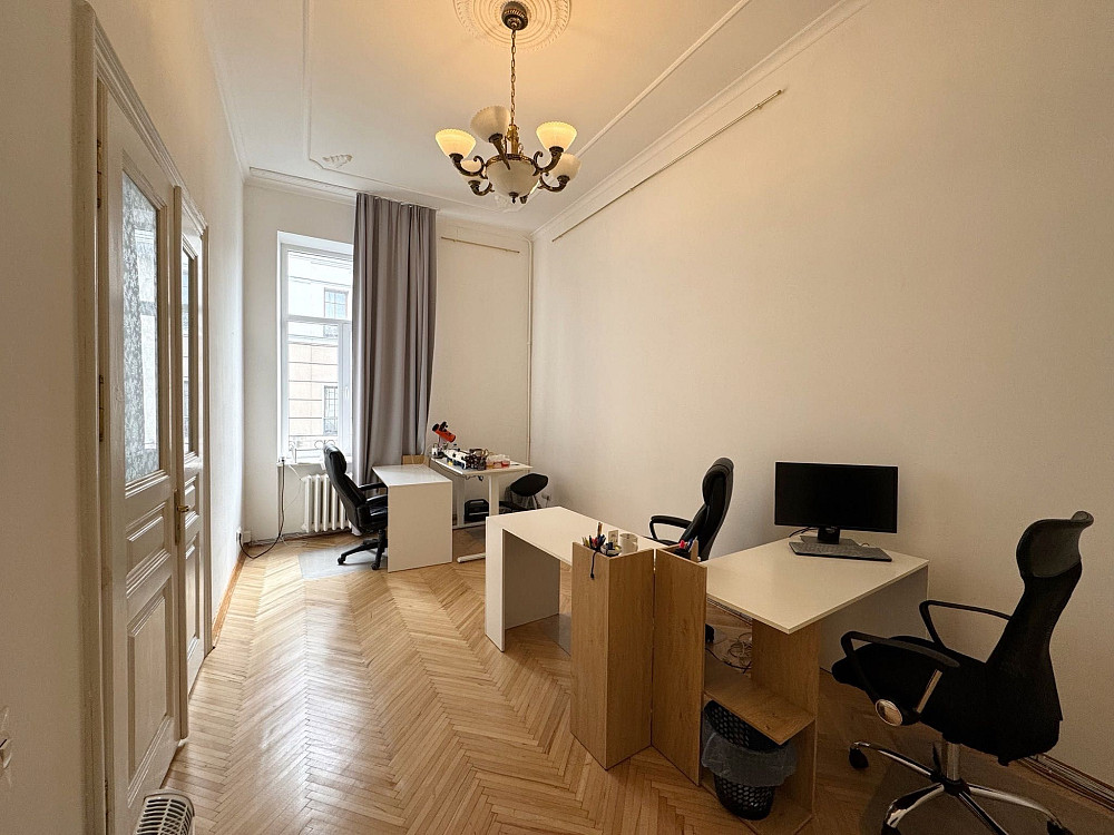 Унікальний простір в центрі міста Львов - изображение 4