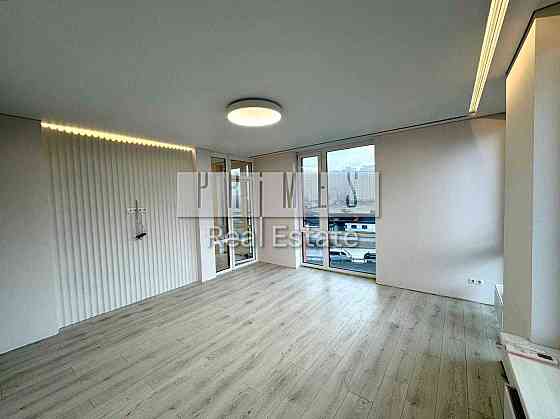 Срочная продажа 3 кв 70 метров Севен Днепровская. набережная 20А Киев