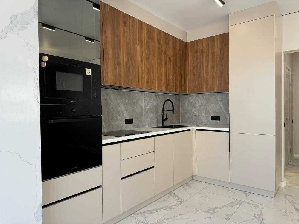 Однокімнатна квартира з просторою кухнею та сучасним ремонтом 45кв.м Івано-Франківськ - зображення 1