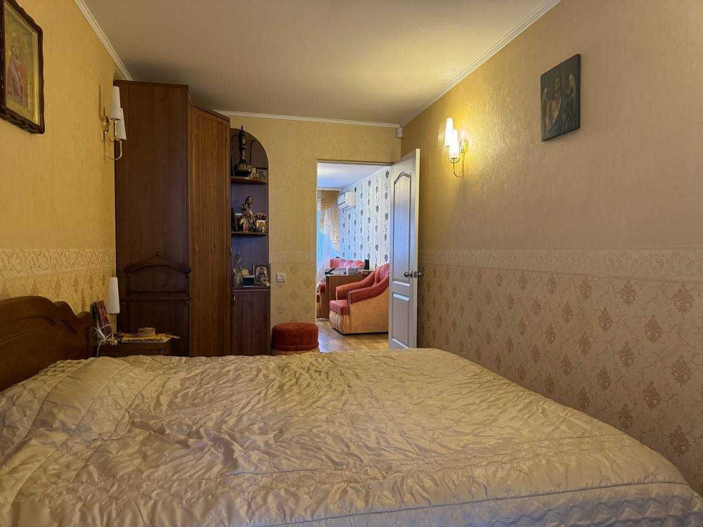 3х кімнатна квартира з гарним ремонтом та ізольованими кімнатами Киев - изображение 2