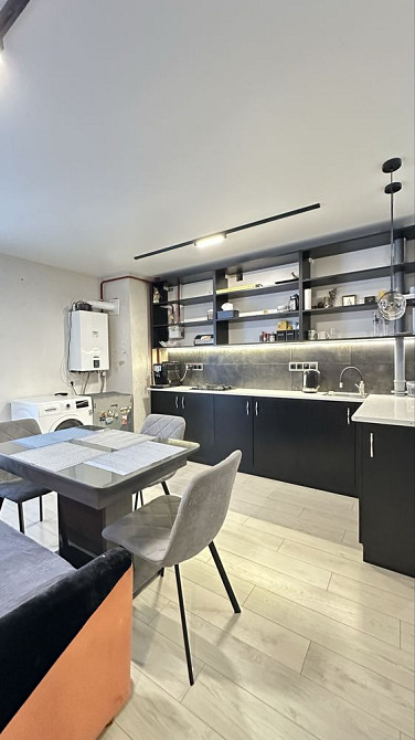 Трьохкімнатна квартира Петропавлівська Борщагівка - зображення 3