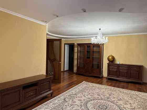 Простора трикімнатна квартира в центрі Хмельницького від власника Хмельницький