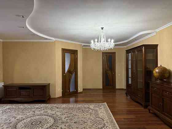 Простора трикімнатна квартира в центрі Хмельницького від власника Хмельницький