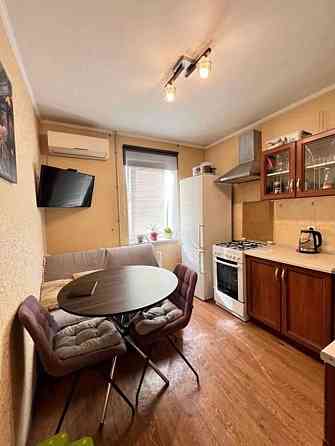 ОТЛИЧНАЯ квартира с Ремонтом  на ТАИРОВА улица Королева Одеса