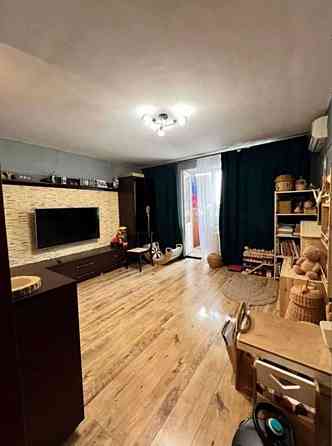 ОТЛИЧНАЯ квартира с Ремонтом  на ТАИРОВА улица Королева Одеса