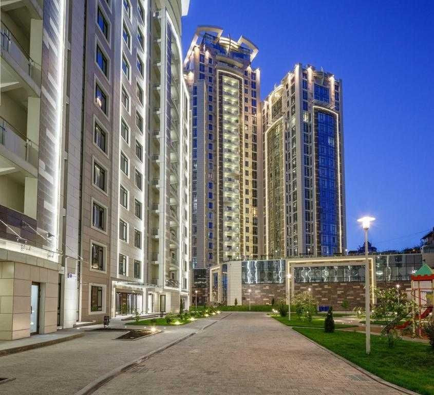 Продажа 3к 150м2, ЖК Бульвар Фонтанов, ул. Саперное Поле, 3 Киев - изображение 1