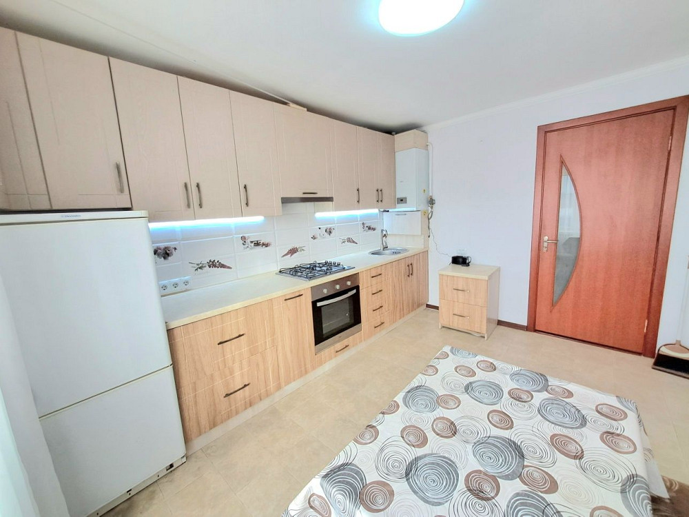 ТЕРМІНОВО! Трикімнатна з автономним опаленням,  гарний житловий стан! Рівне - зображення 2