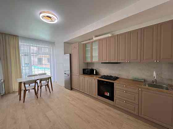 Оренда 1-к квартири з видом на озеро Ровно