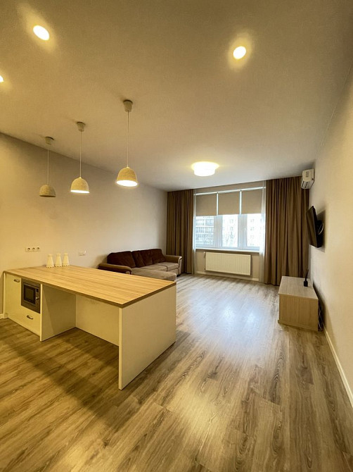 Оренда 2-к студіо Лесі Українки 7Б м. Печерська, Палац Спорту 7 хв! Київ - зображення 1