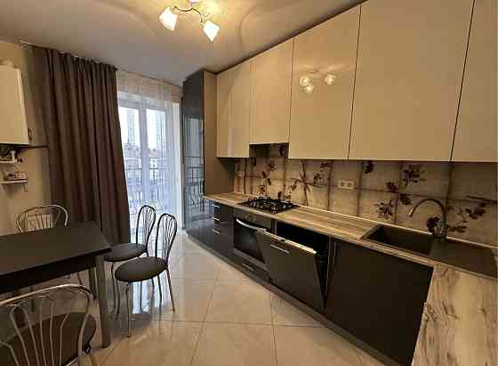 Оренда 3 кімнатна квартира Майзлі вул.Незалежності 146 Центр Ивано-Франковск